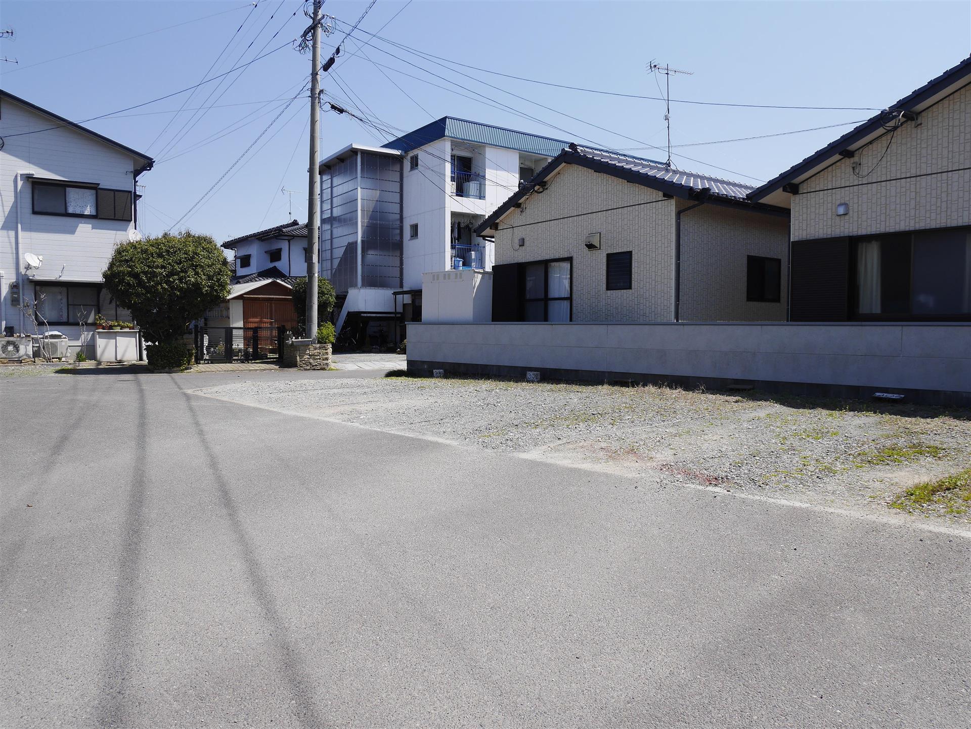 エントランス　駐車スペース