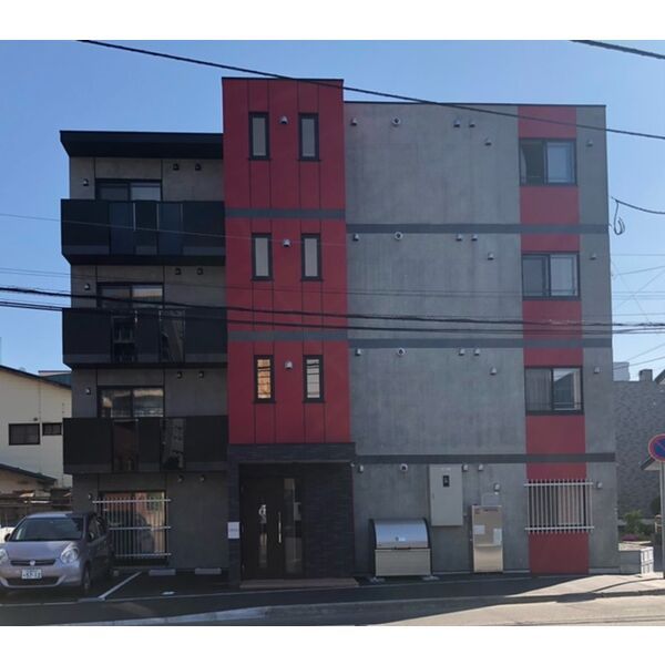 【札幌市北区北三十七条西のマンションの建物外観】