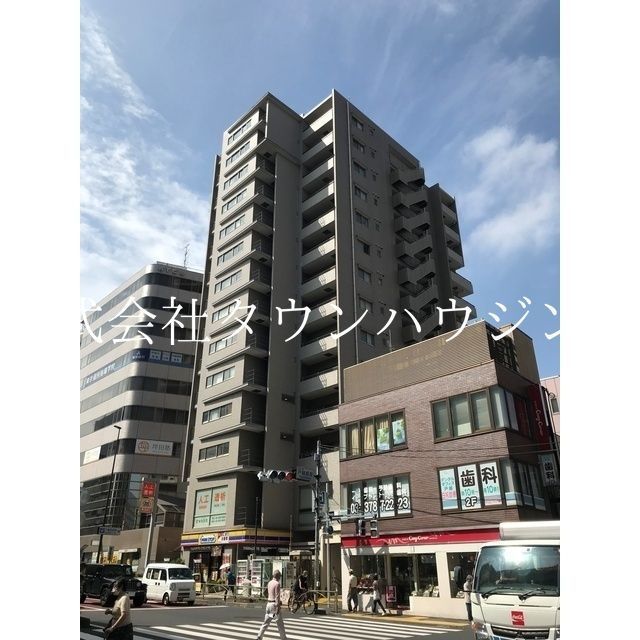 【ＯＮＥ ＲＯＯＦ ＦＬＡＴ ＴＯＧＯＳＨＩの建物外観】