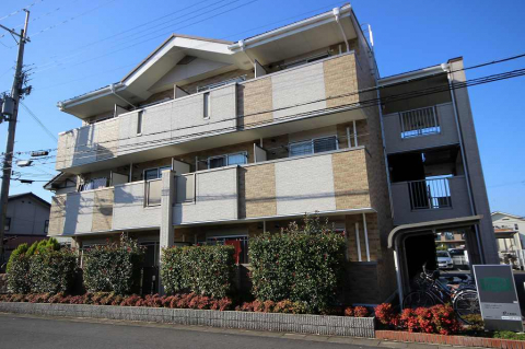 近江八幡市鷹飼町北のマンションの建物外観