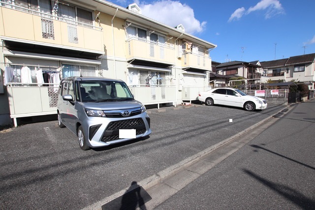 【八千代市大和田のアパートの駐車場】