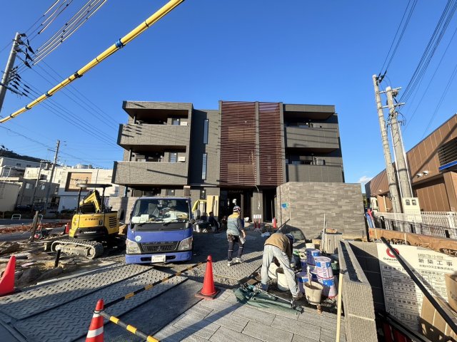 【三島郡島本町桜井のアパートの建物外観】