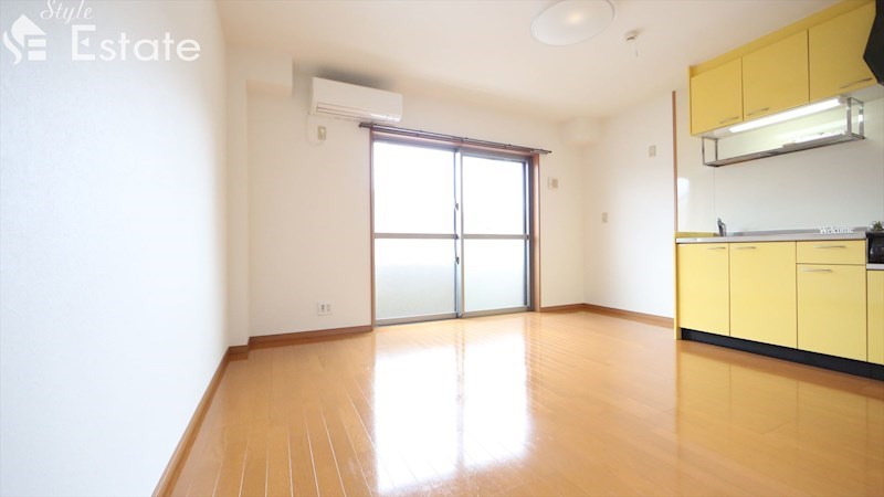 居室・リビング　内装