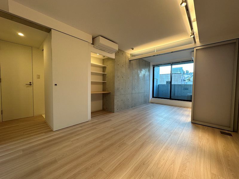 居室・リビング　別号室参考写真