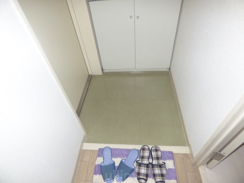 玄関　※同タイプの他のお部屋です