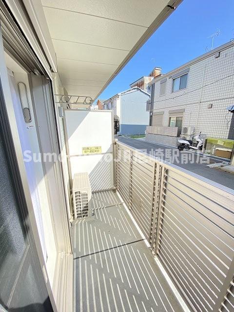 バルコニー　暖かな日差しのふりそそぐバルコニー