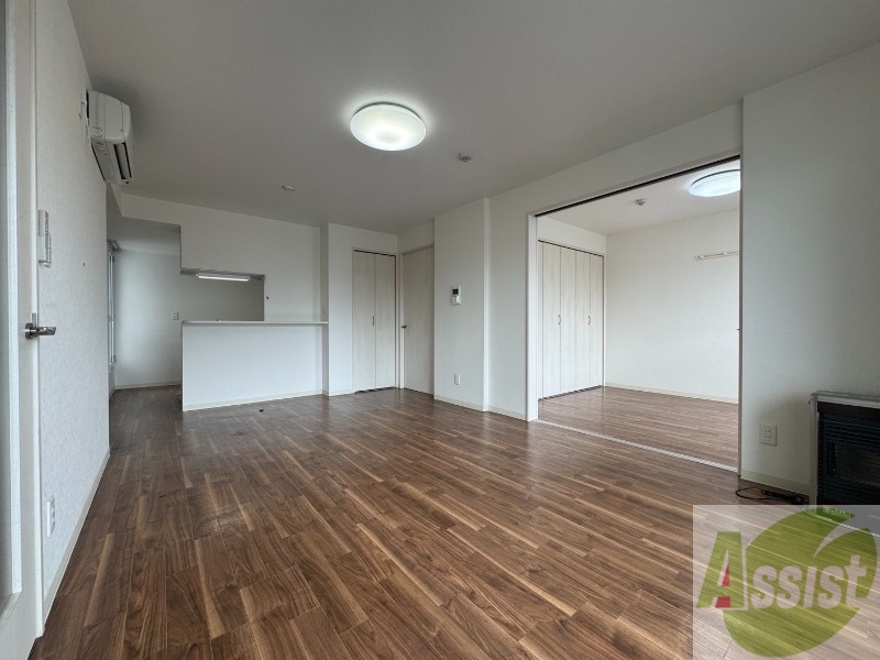 居室・リビング　広くてキレイなお部屋が広がっていて、充実した生活が送れそう。