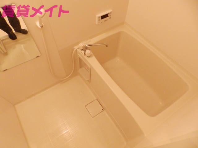 バス・シャワールーム　同物件別部屋写真