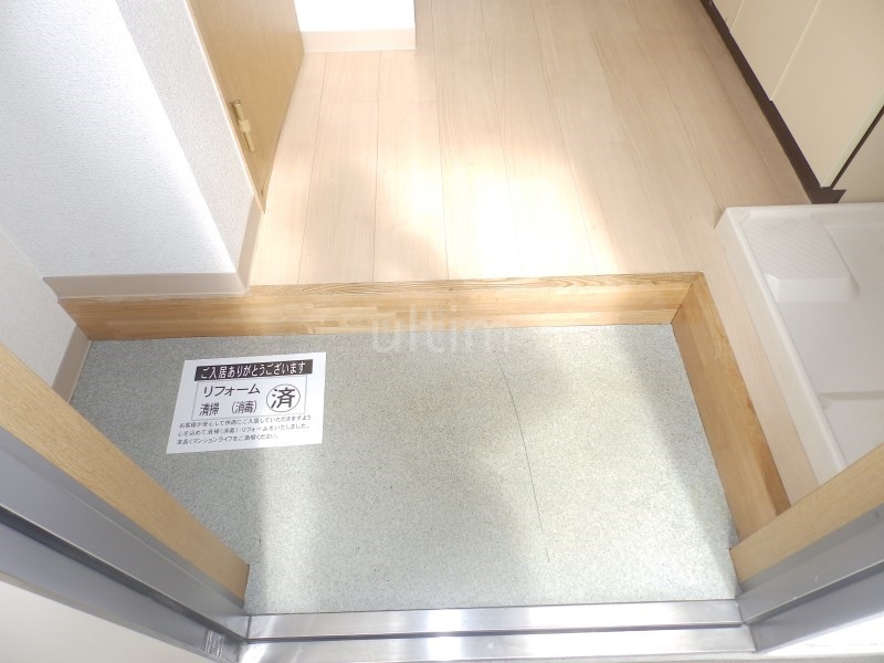 玄関　※同タイプの他のお部屋です