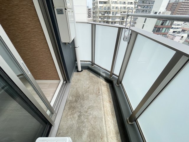 バルコニー　バルコニーからの眺めを楽しみながら食事をしませんか