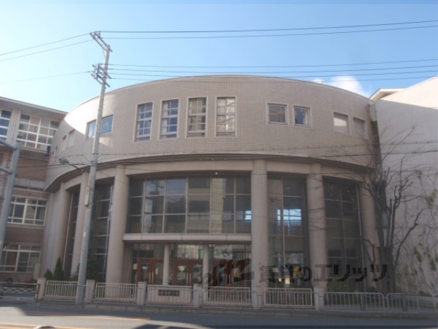 小学校　朱雀第一小学校（小学校）まで800m