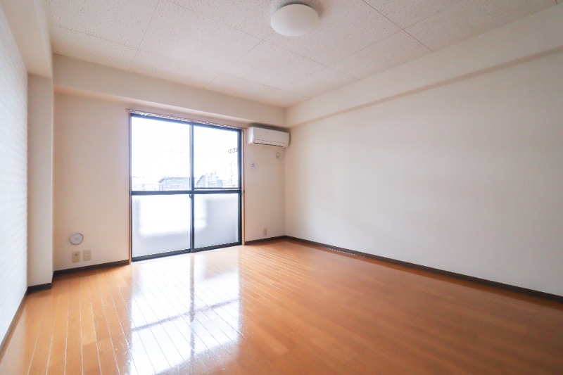 居室・リビング　図面と現状に相違がある場合には現状を優先