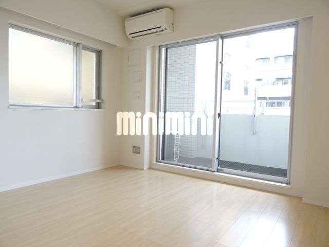 居室・リビング　二面採光の明るいお部屋