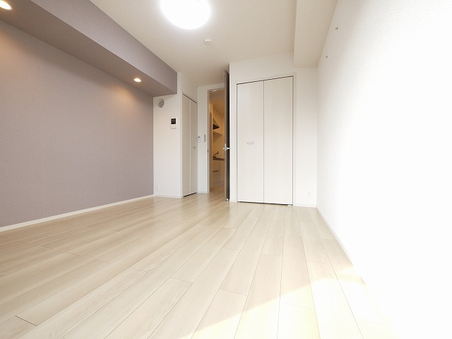 居室・リビング　こちらのリビングで趣味の時間をお楽しみください