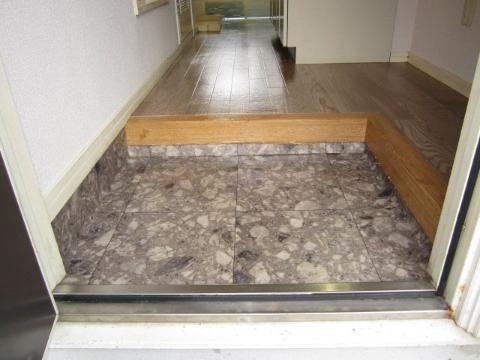 玄関　アネックスＢ