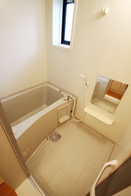 バス・シャワールーム　別号室の写真です