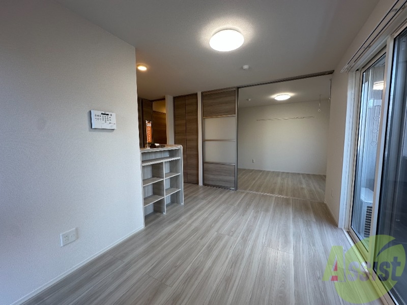 居室・リビング　きれいなＬＤＫが広がっていて居心地が良さそうですね。