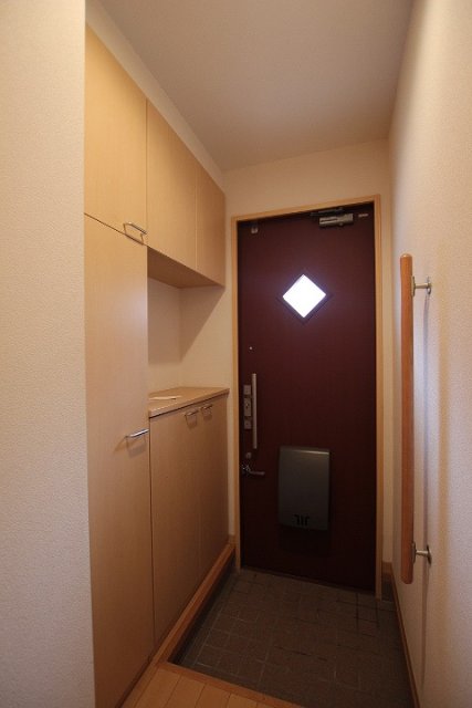 玄関　同物件別号室