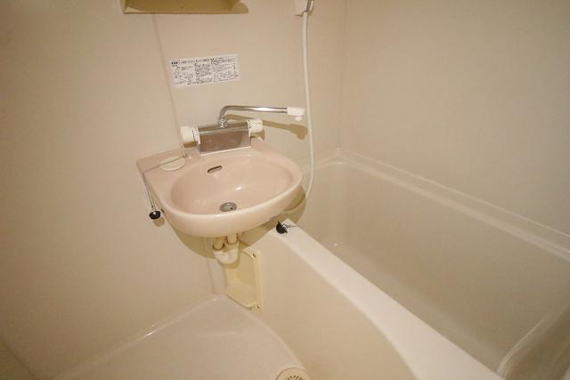 バス・シャワールーム　バス