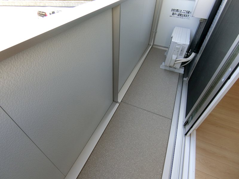 バルコニー　お洗濯物の外干しも可能です。