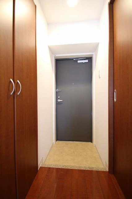 玄関　同物件、別号室のものです。