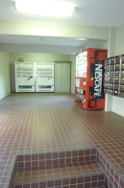 エントランス　清潔なエントランスです