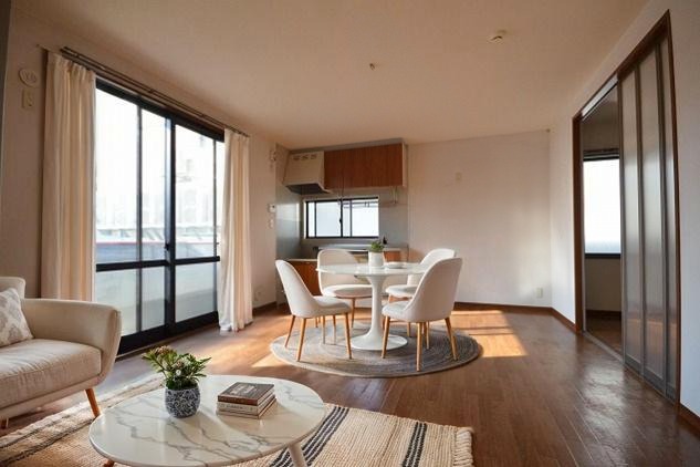 居室・リビング　ＣＧで家具等を配置したもので家具等は含まれません。