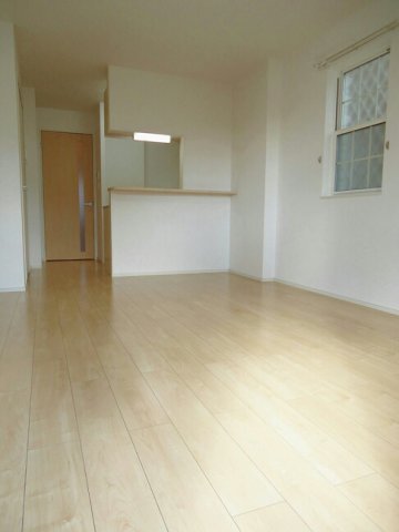 居室・リビング　こちらの居間で趣味の時間をお楽しみください