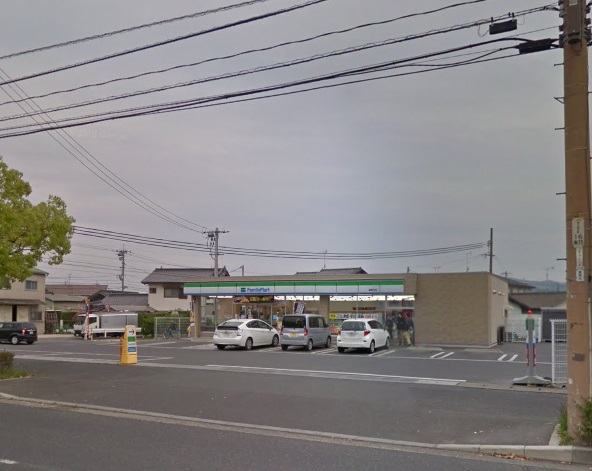 コンビニ　ファミリーマート（コンビニ）まで406m