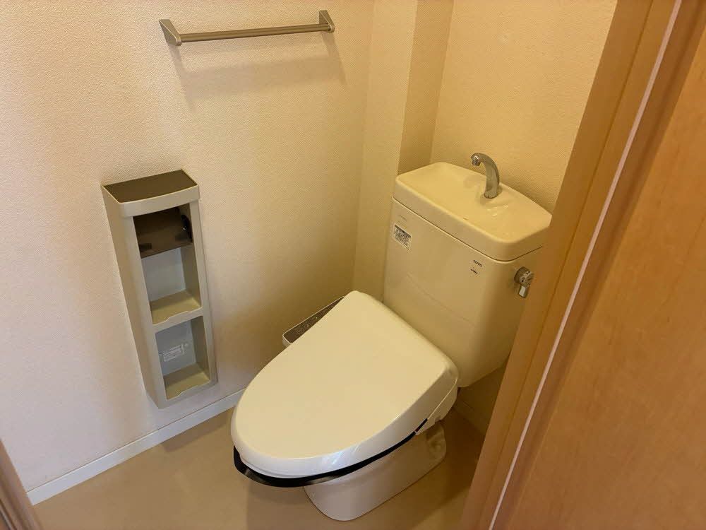トイレ　トイレです。（ウォシュレット付き）