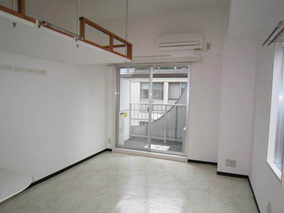 居室・リビング　※別室の写真です