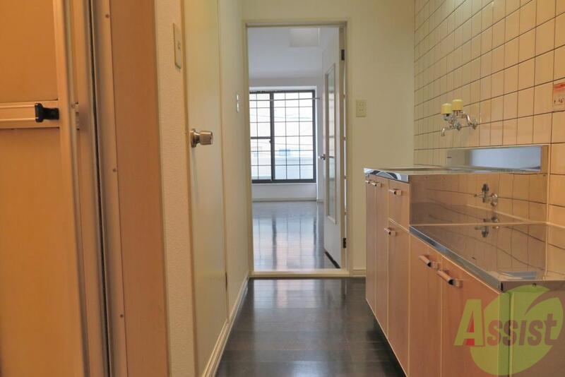 玄関　玄関から見たお部屋ですがいかがでしょうか。