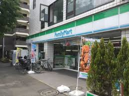 コンビニ　ファミリーマート 京王稲城駅前店（コンビニ）まで753m