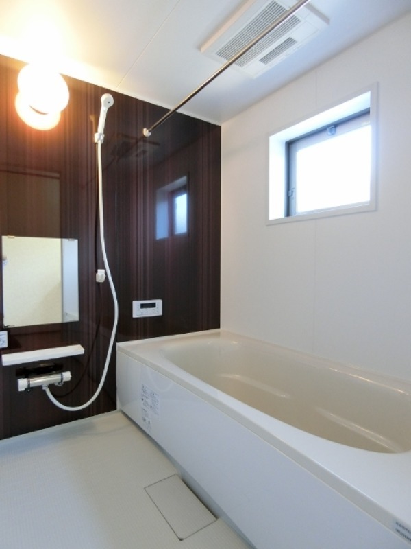 バス・シャワールーム　図面と現状に相違がある場合には現状を優先