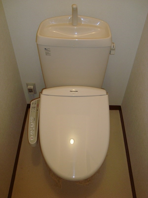 トイレ　他の号室の画像です。