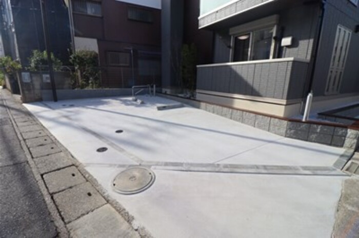 駐車場　駐車場