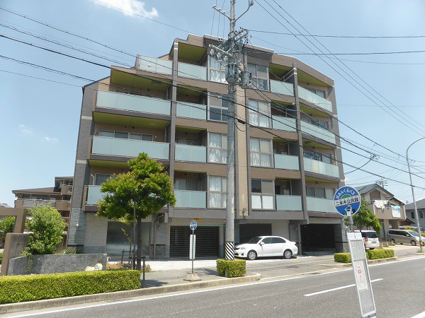 suiteS（スイーツ）定期借家の建物外観