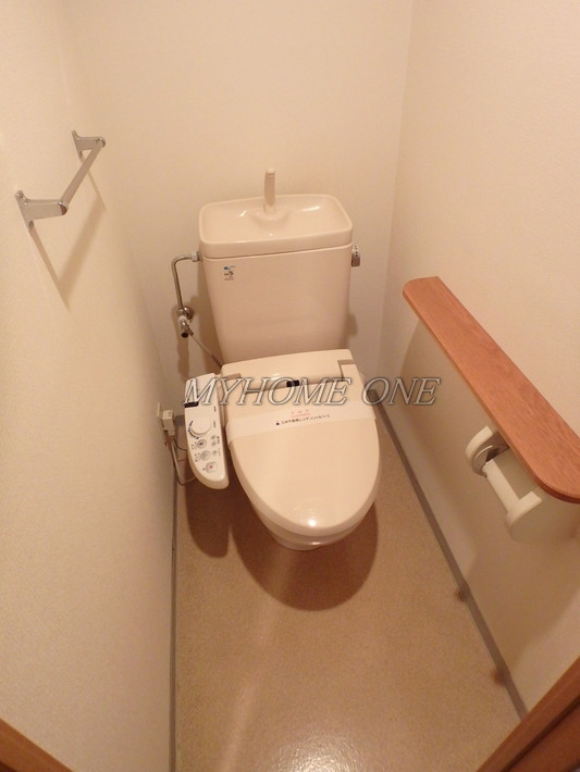 トイレ　温水洗浄便座