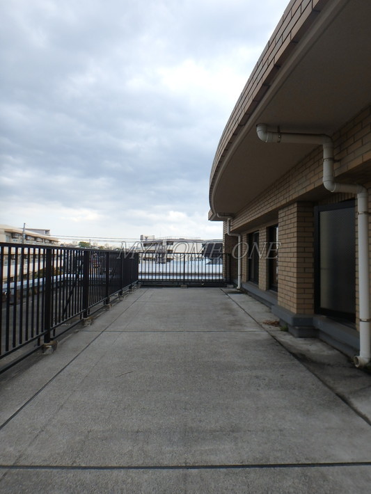 バルコニー　ルーフバルコニー