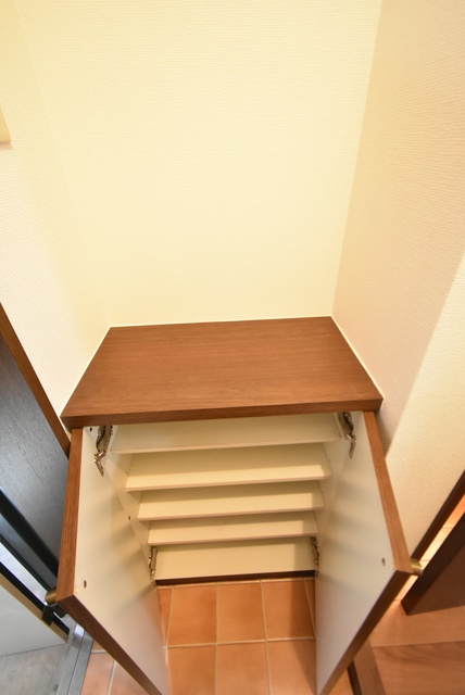 玄関　玄関　シューズボックス