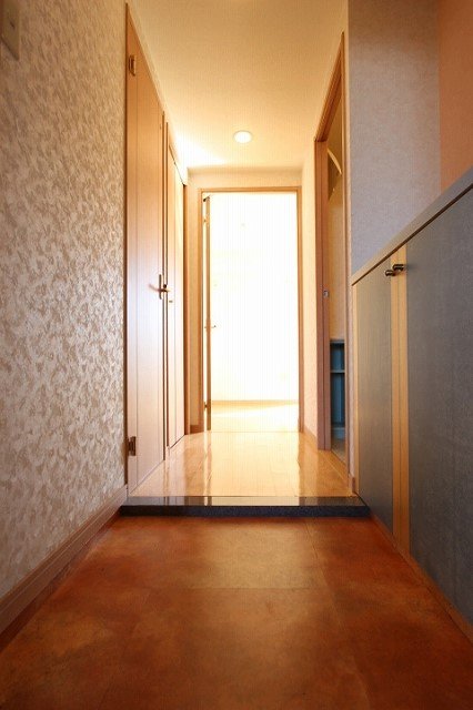 玄関　同物件別号室の写真