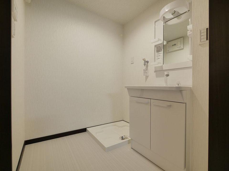 洗面設備　清潔感あふれる洗面脱衣室！！