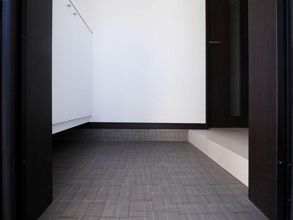 玄関　シューズボックスのおかげで玄関がいつも片付きます