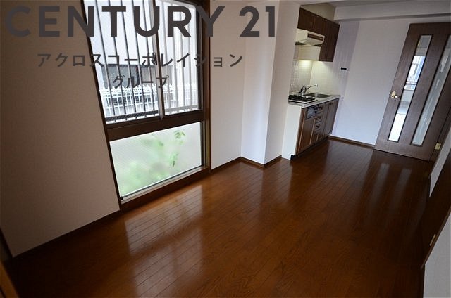 居室・リビング　採光あり明るいリビング♪