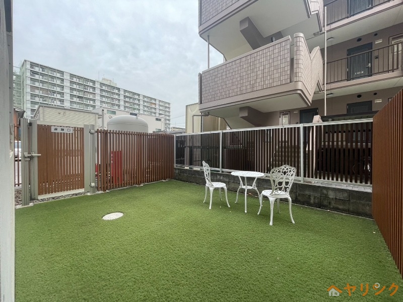 バルコニー　バルコニーは１０１だけ人工芝専用庭