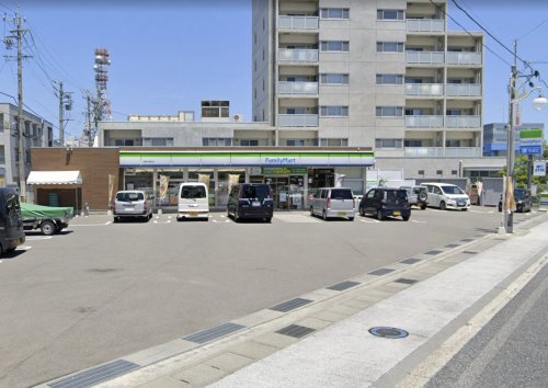 コンビニ　ファミリーマート 長野早苗町店（コンビニ）まで351m