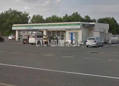 コンビニ　ファミリーマート 金ヶ崎三ヶ尻店（コンビニ）まで914m