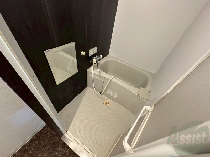 バス・シャワールーム　ユニットバスです。疲れを癒すのに欠かせませんね！