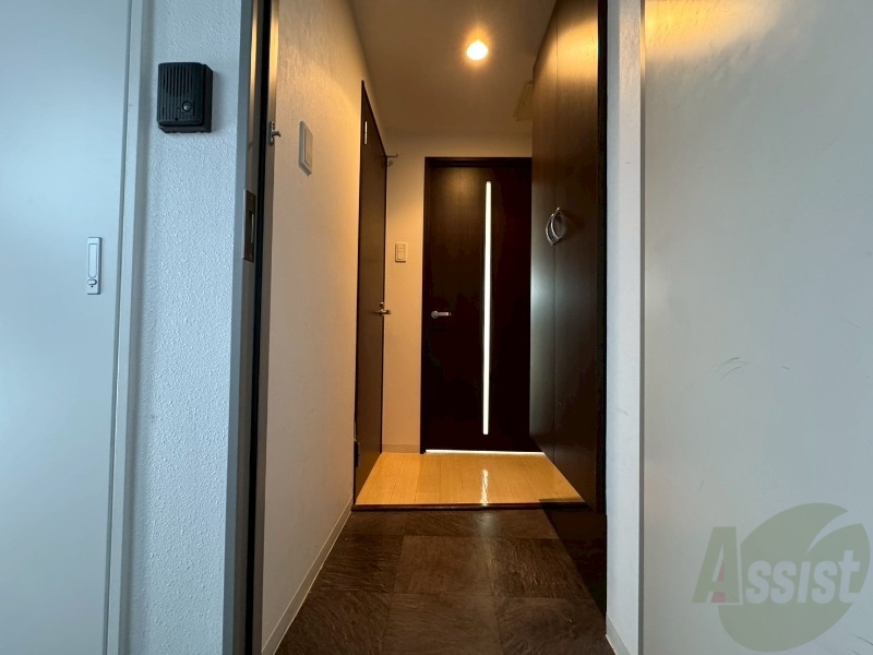 玄関　玄関の様子です。明るい印象ですね。気分もあがりそう。