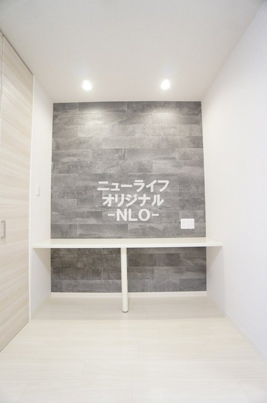 その他　アクセントクロスでお洒落に演出したカウンタースペース♪